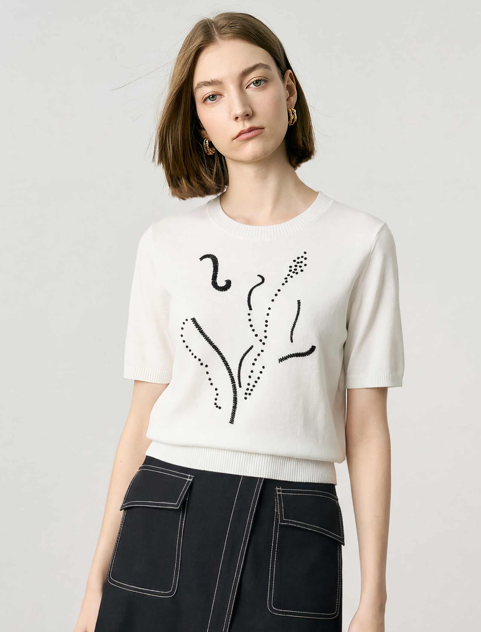 Abstract Floral Embroidered Knit Short Sleeve Top