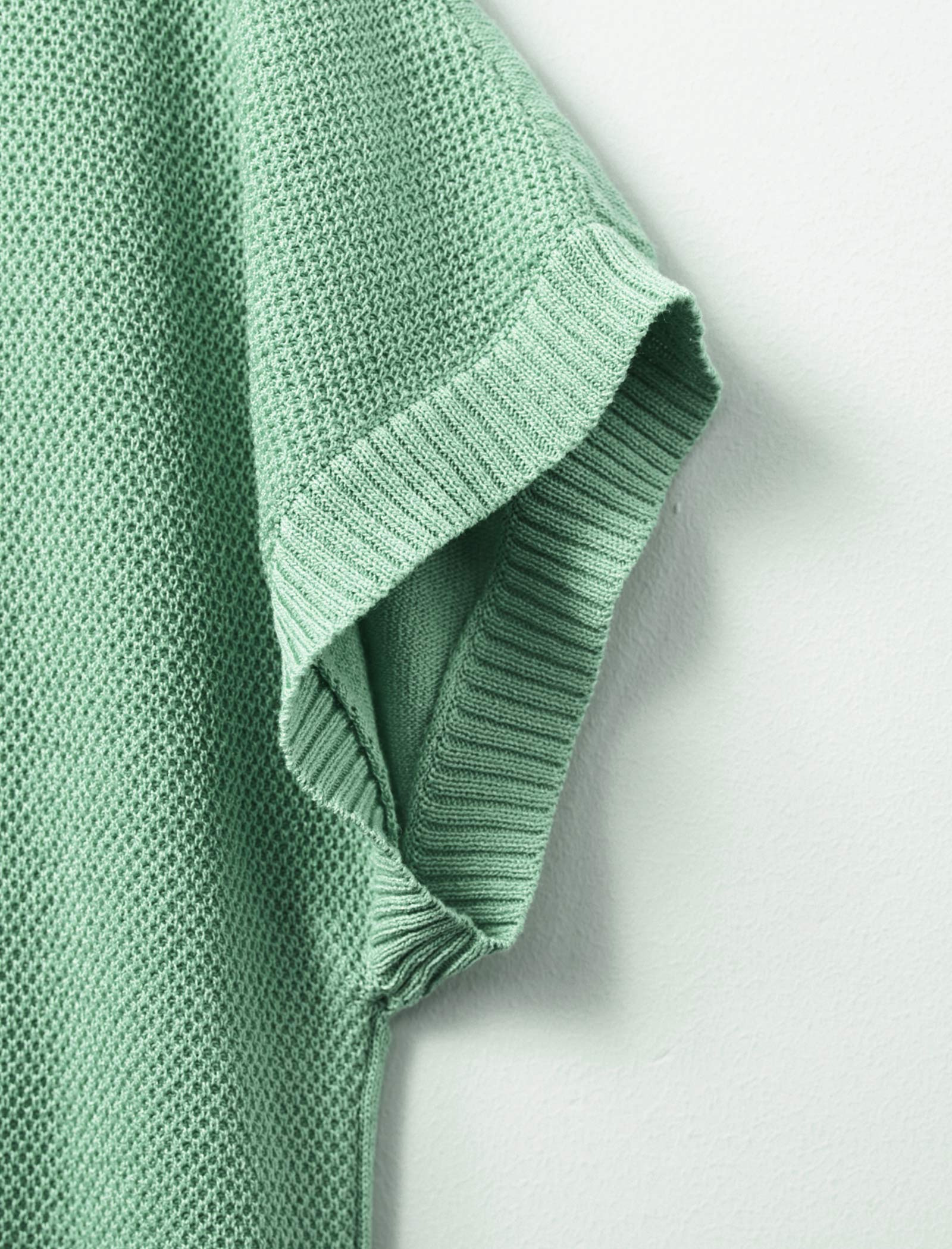 V-Neck Short Sleeve Knit Top