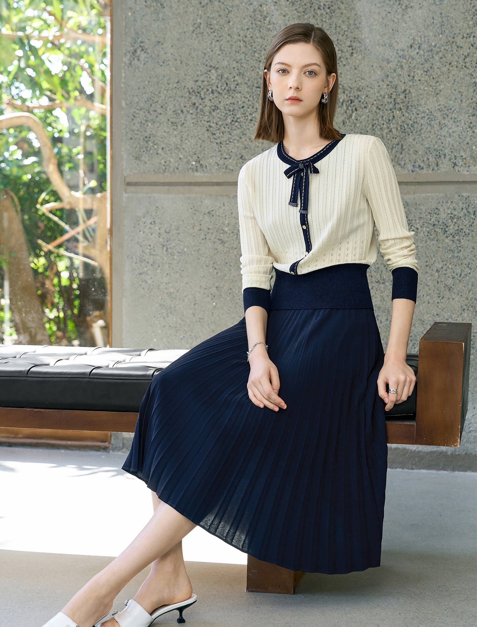 Contrast Bow Detail Knit Cardigan