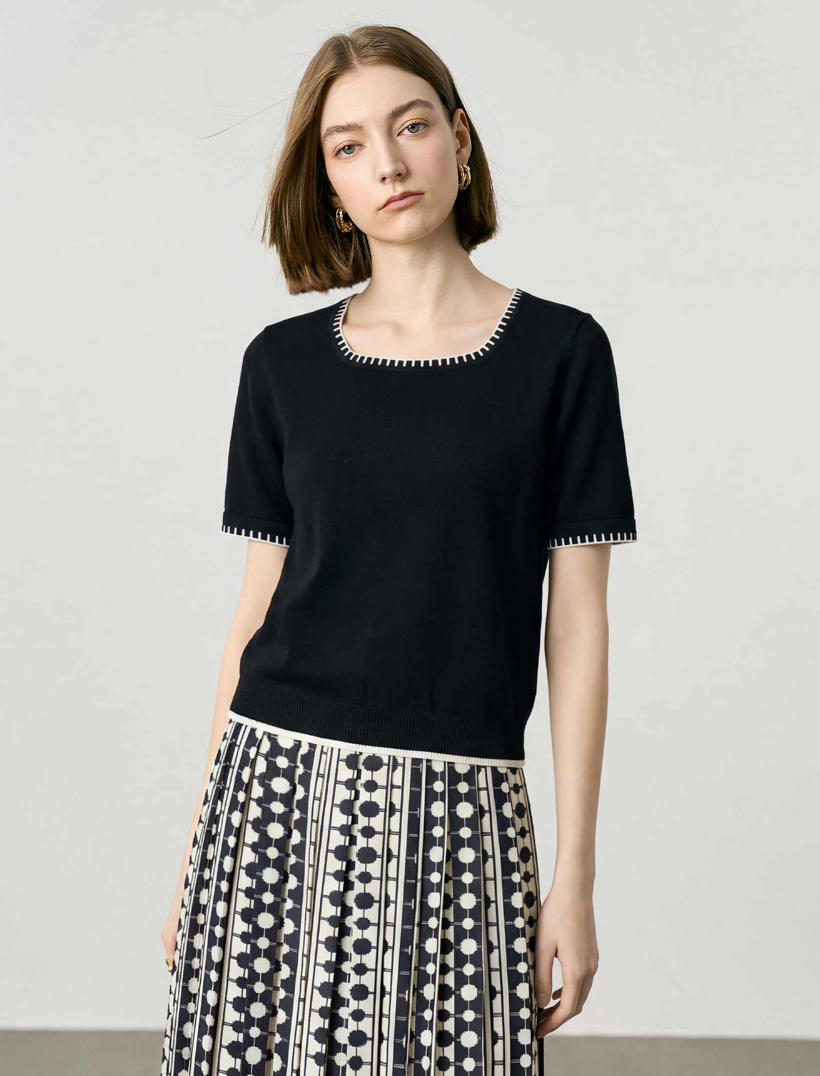 Black Contrast Trim Short Sleeve Knit Top