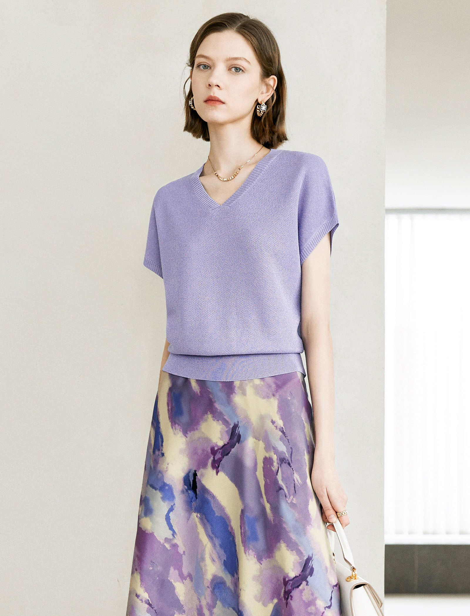 V-Neck Short Sleeve Knit Top