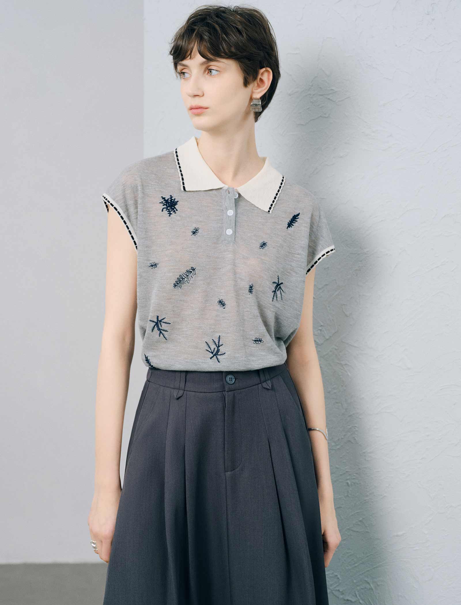 Contrast Collar Leaf Embroidery Sleeveless Knit Polo Top
