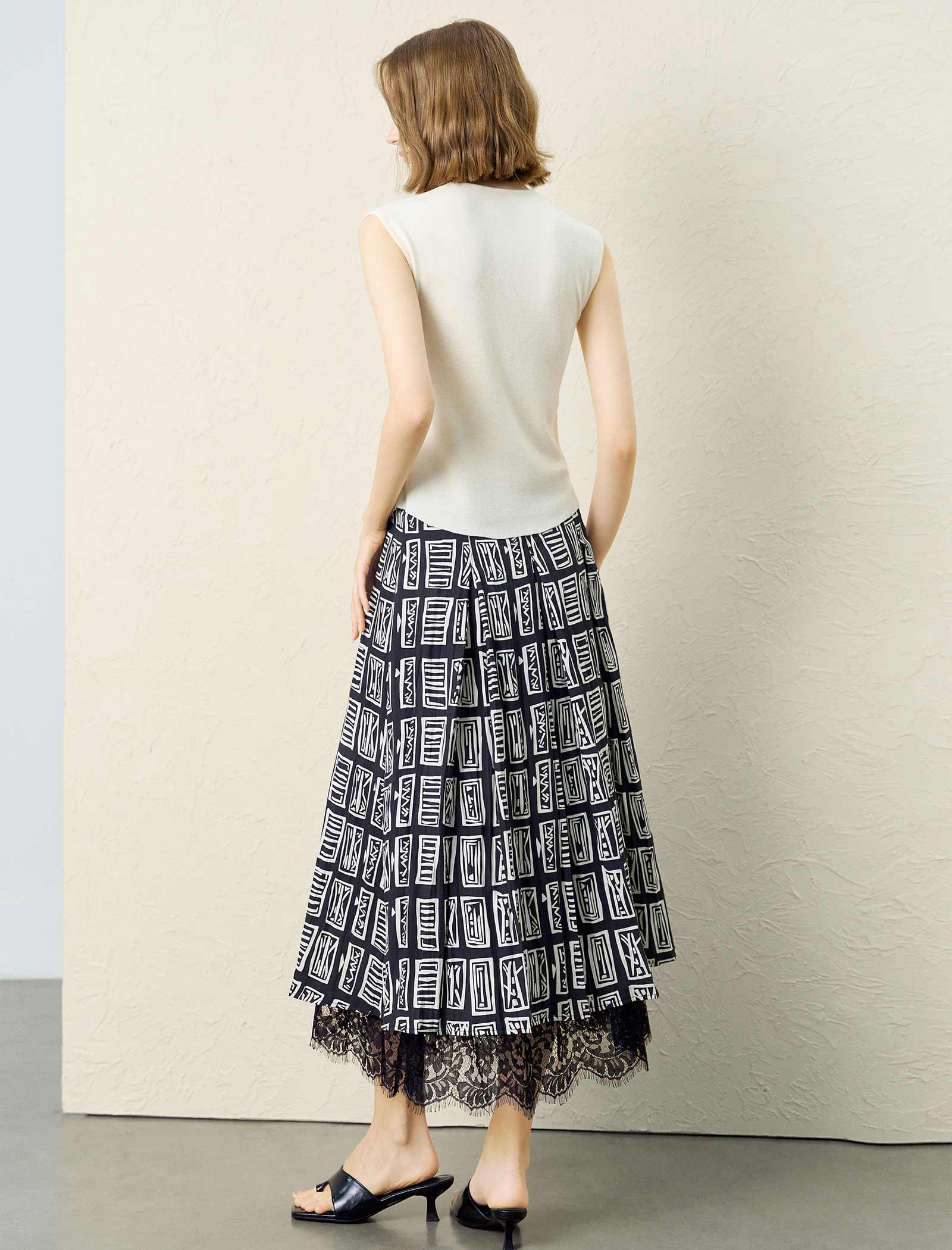 Ruched Knit Sleeveless V-Neck Top